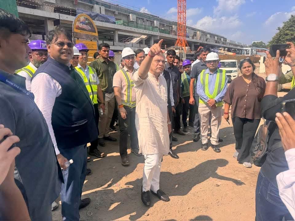 Shri Ashwini Vaishnaw, Minister of Railways visits Bilimora Bullet Train station for Mumbai-Ahmedabad Bullet Train Project